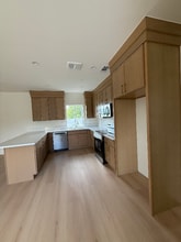 10157 Swinton Ave in Los Angeles, CA - Foto de edificio - Building Photo