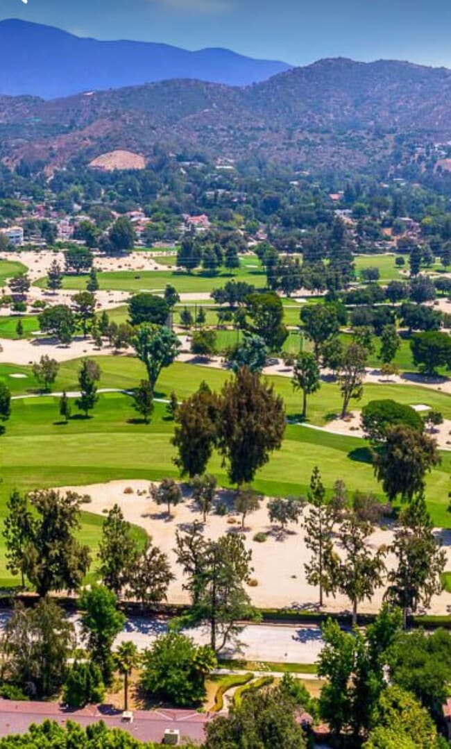 3141 Country Club Dr in Glendale, CA - Building Photo - Building Photo