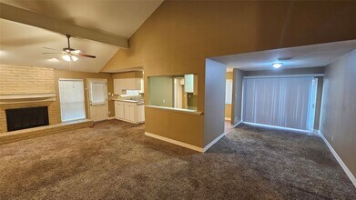 14807 Spring Lake Dr in Houston, TX - Building Photo - Building Photo