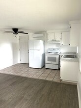 8129 Cass Rd in Zephyrhills, FL - Building Photo - Building Photo