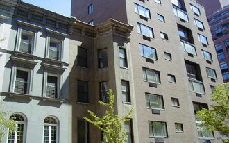 129 E 81st St in New York, NY - Building Photo