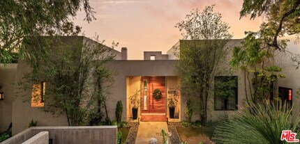 6315 Gayton Pl in Malibu, CA - Building Photo - Building Photo