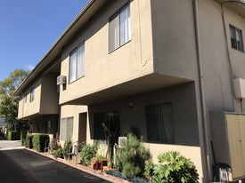 1040 N Sierra Bonita Ave Apartments