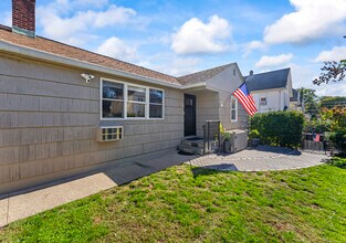 88 Dean St in Stamford, CT - Building Photo - Building Photo