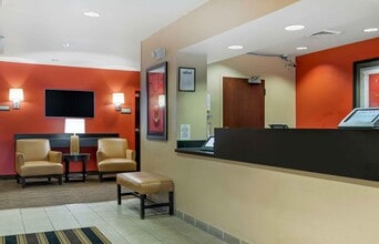 Furnished Studio-Detroit - Dearborn in Dearborn, MI - Foto de edificio - Building Photo