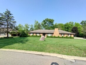 145 Marbrook Dr in Dayton, OH - Building Photo - Building Photo