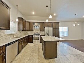 1414 Record Crossing Rd in Dallas, TX - Building Photo - Building Photo