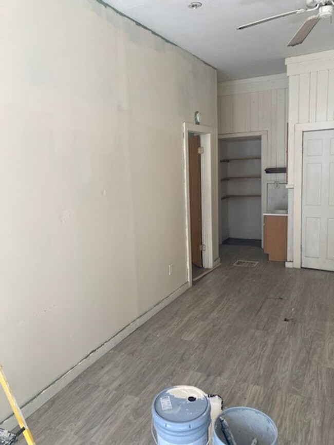 property at 1938 W Rogers St