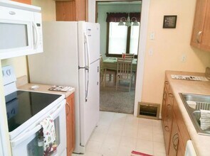 390 30th St SE in Cedar Rapids, IA - Foto de edificio - Building Photo