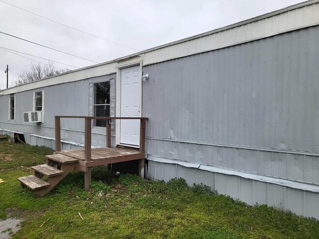 property at 814 S Kern Ave