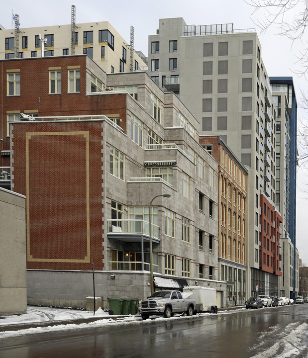 Les Lofts Victoria in Montréal, QC - Building Photo