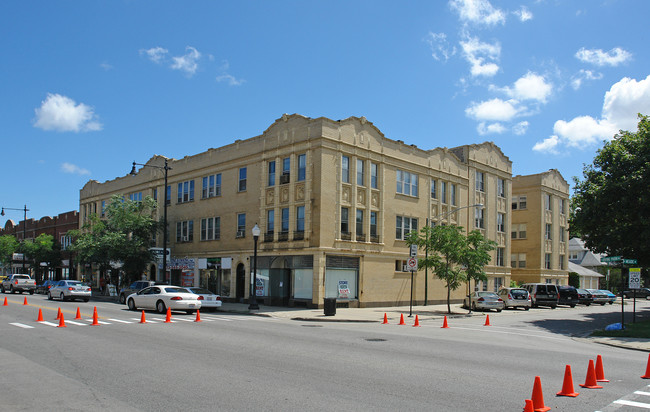 6049-6059 W Irving Park Rd in Chicago, IL - Building Photo - Building Photo