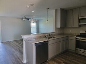 412 Abigail Aly in San Antonio, TX - Building Photo - Building Photo