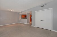 1050 Brickell Ave, Unit 2822 in Miami, FL - Building Photo - Building Photo