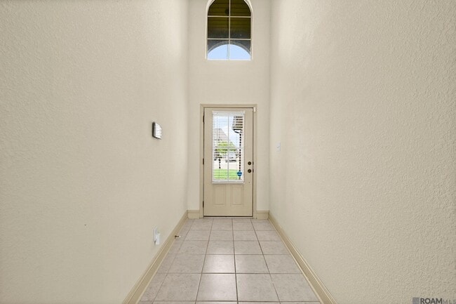 5176 Wildwood Dr in Sorrento, LA - Building Photo - Building Photo
