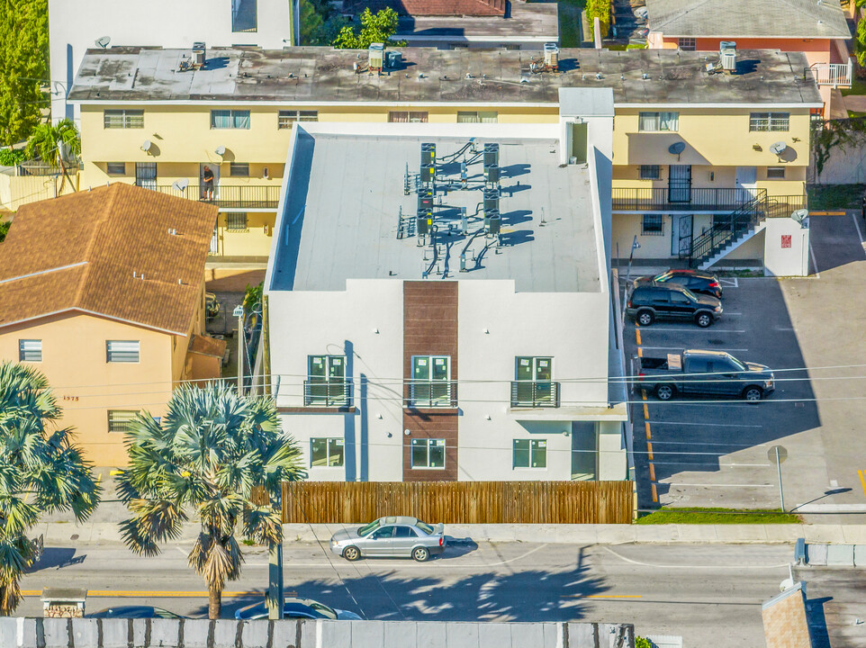 1567 NW 1st St in Miami, FL - Building Photo