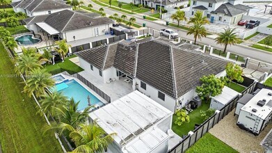 19302 SW 132nd Path in Quail Heights, FL - Building Photo - Building Photo