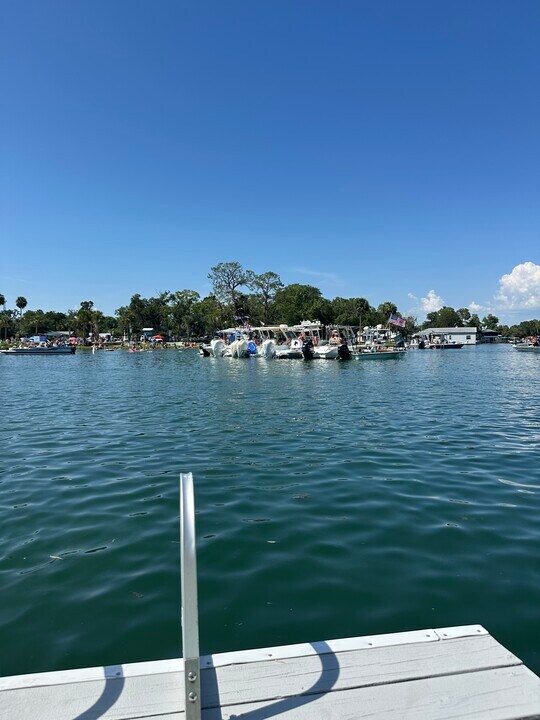 30 SE Valare Ln, Unit 202B in Crystal River, FL - Building Photo