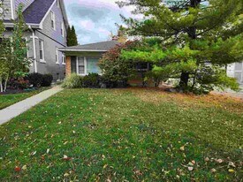 1512 Gregory Ave in Wilmette, IL - Building Photo