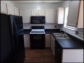 35 Point W Cir in Little Rock, AR - Building Photo - Building Photo