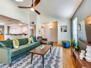 305 Westover Dr in Euless, TX - Building Photo - Building Photo