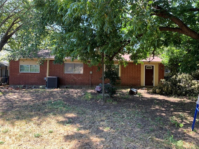 4631 Timberwood Dr in Dallas, TX - Foto de edificio - Building Photo