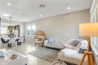 7245 Half Moon Lake Dr in Winter Garden, FL - Building Photo - Building Photo