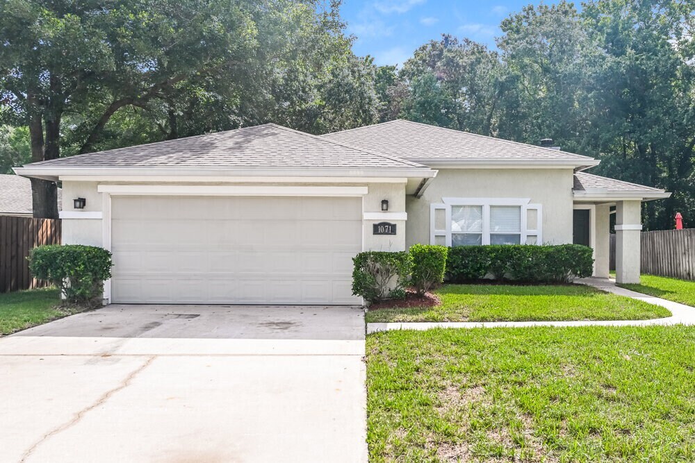 1071 Collinswood Dr W in Jacksonville, FL - Building Photo