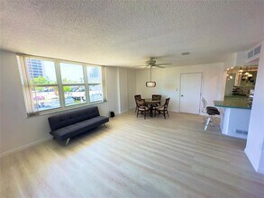 1 Las Olas Cir in Fort Lauderdale, FL - Building Photo - Building Photo