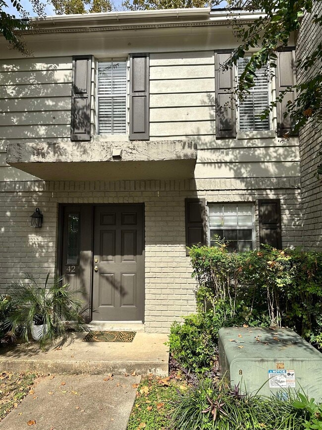 property at 1625 Centerville Rd