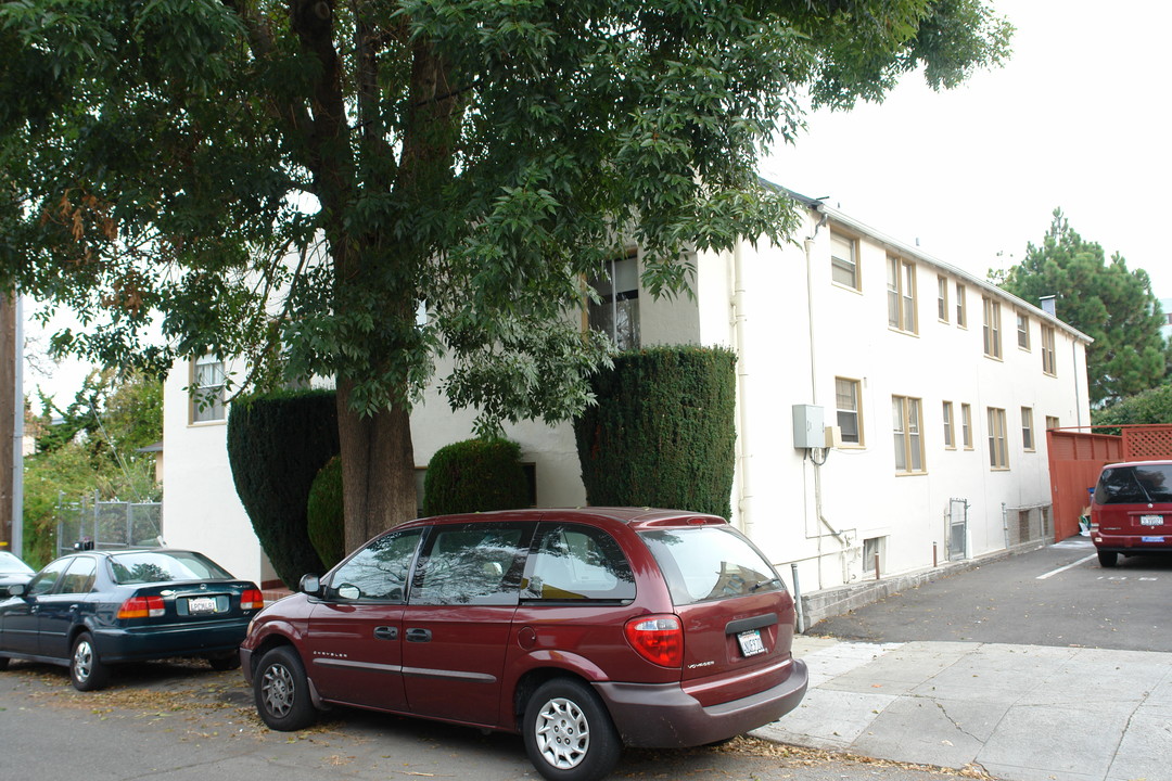 1925 10th St in Berkeley, CA - Building Photo