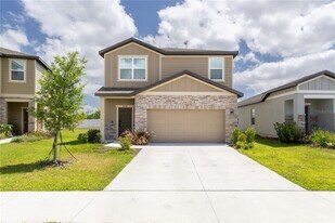 8688 Sportsman Lp in Groveland, FL - Building Photo