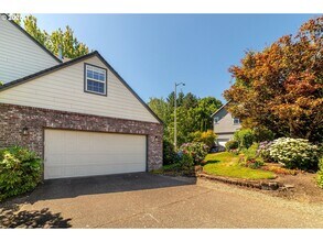 5630 SW Kruse Ridge Dr in Portland, OR - Building Photo - Building Photo