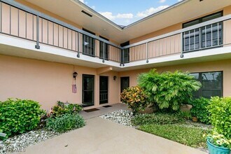 14 Manor Terrace in Marco Island, FL - Building Photo - Building Photo