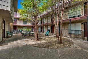 2207 Leon St in Austin, TX - Building Photo