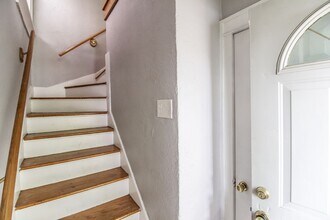 846 Pennsylvania Ave in University City, MO - Foto de edificio - Building Photo