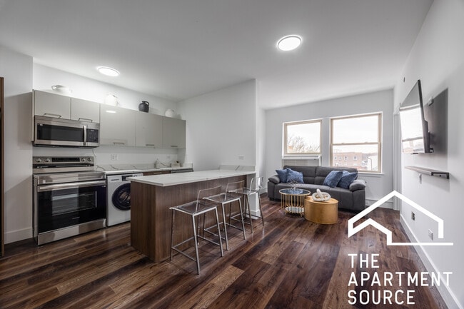 1555 W Hollywood Ave in Chicago, IL - Building Photo - Building Photo