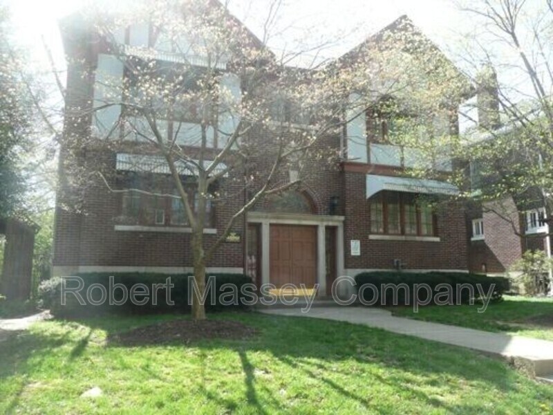 2424 Glenmary Ave in Louisville, KY - Building Photo