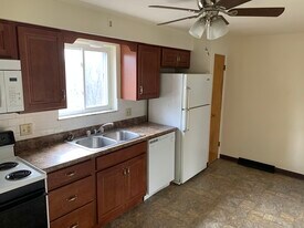 155 Morningside Ct, Unit 2 in Weirton, WV - Building Photo