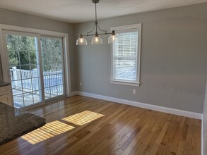 290 Thompson St in Middleboro, MA - Foto de edificio - Building Photo
