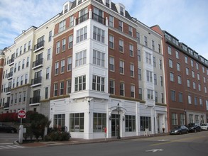 Harbour Hill in Portsmouth, NH - Building Photo - Building Photo