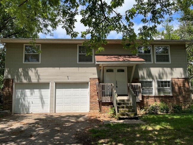 property at 3313 W Winchester Rd
