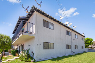 Azusa Pasadena Ave Apartments in Azusa, CA - Building Photo - Building Photo