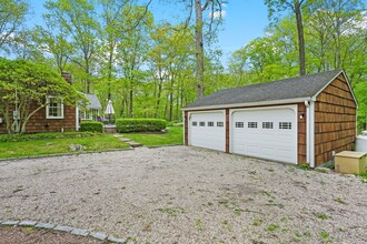104 Silver Spring Rd in Ridgefield, CT - Building Photo - Building Photo