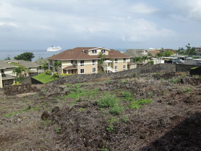 Ali'i Cove in Kailua Kona, HI - Foto de edificio - Building Photo