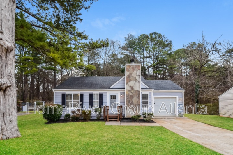 4254 Catalpa Park in Ellenwood, GA - Building Photo