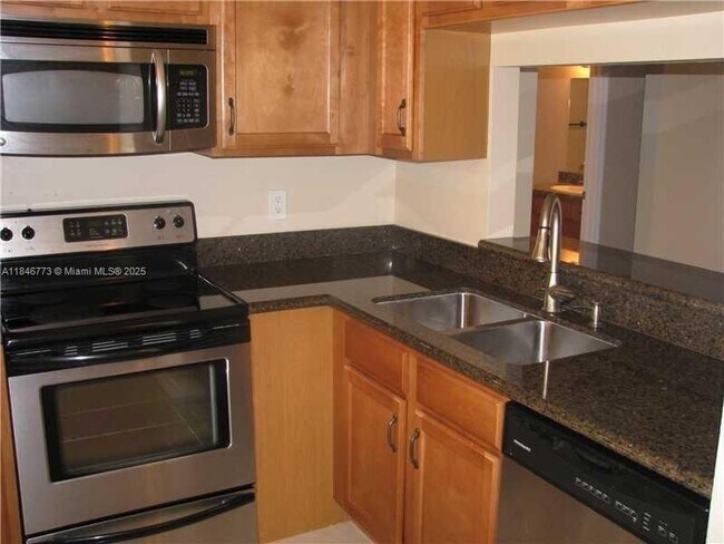 11174 W Sample Rd in Coral Springs, FL - Building Photo - Building Photo