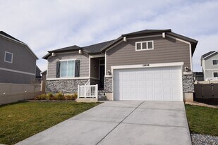 12098 S Tower Arch Ln in Herriman, UT - Building Photo