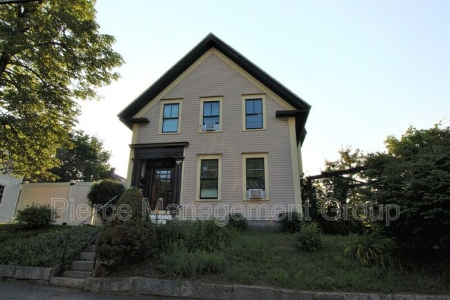 64 Washington St in Concord, NH - Foto de edificio - Building Photo