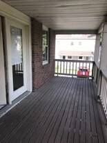220-222-222 E Norwich Ave in Columbus, OH - Building Photo